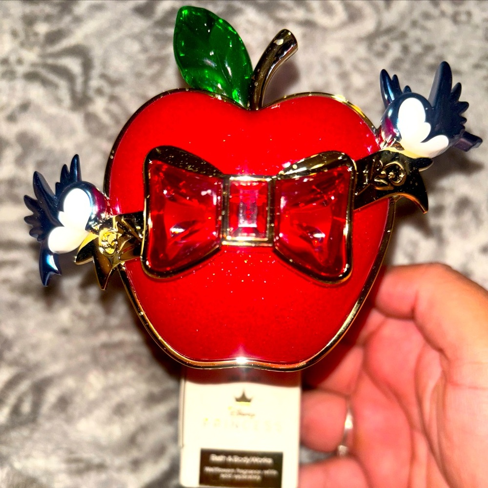Snow White Wallflower Plug Bath & Body Works Disney Princess Collection  NWT